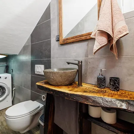 House Valley *
